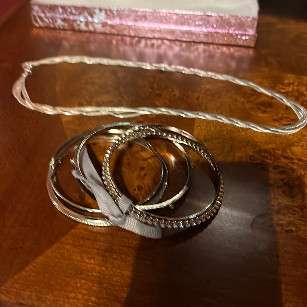 Neckless / Bracelet